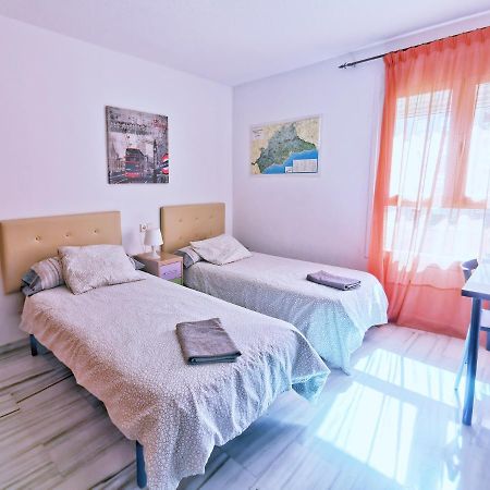 Neptuno Apartment: Sun, Beach And Relax In Huelin マラガ エクステリア 写真