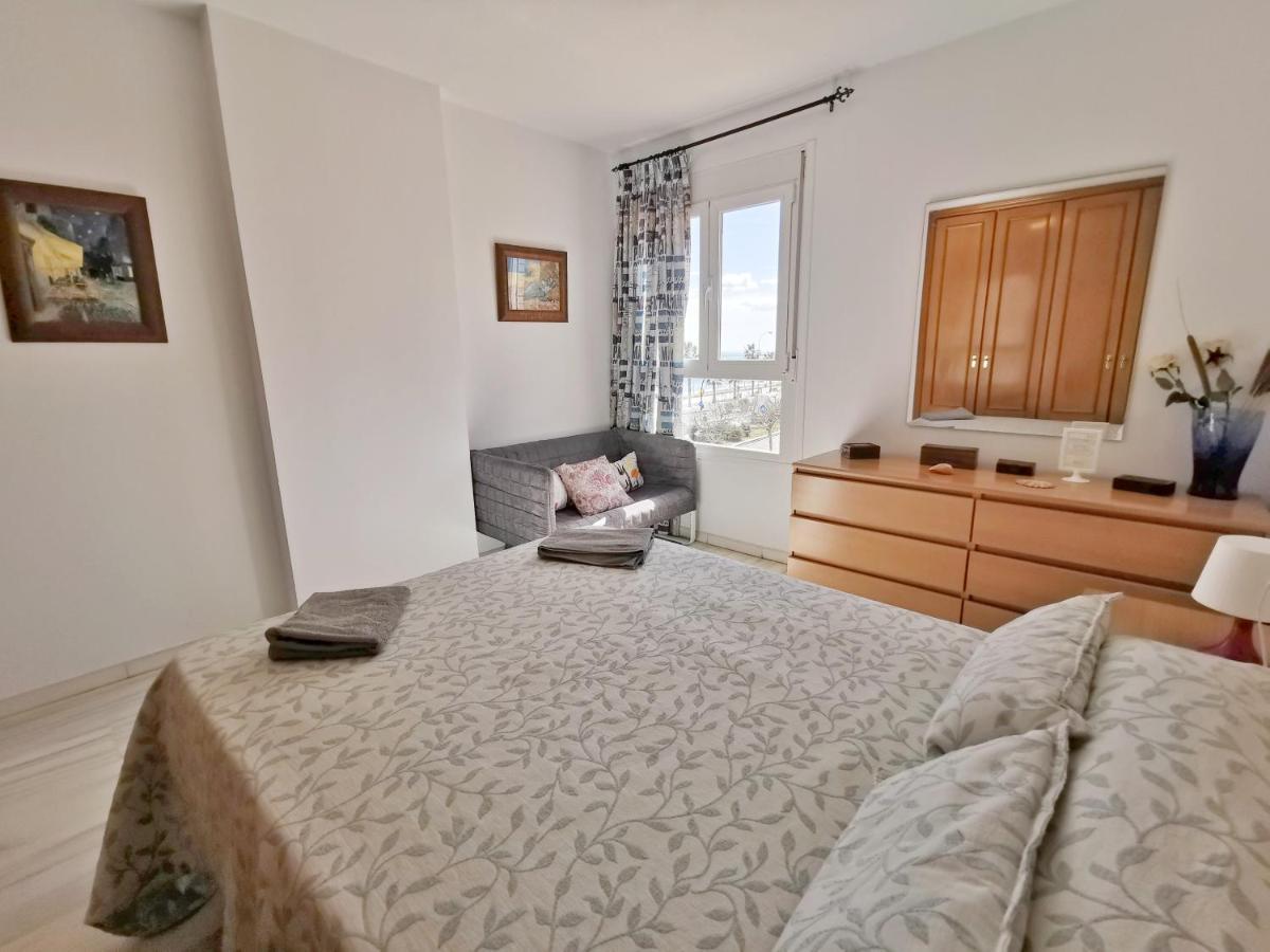 Neptuno Apartment: Sun, Beach And Relax In Huelin マラガ エクステリア 写真