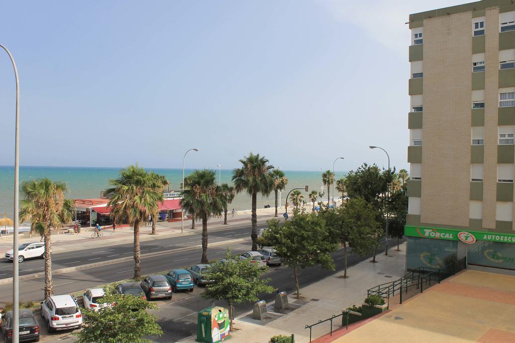 Neptuno Apartment: Sun, Beach And Relax In Huelin マラガ エクステリア 写真