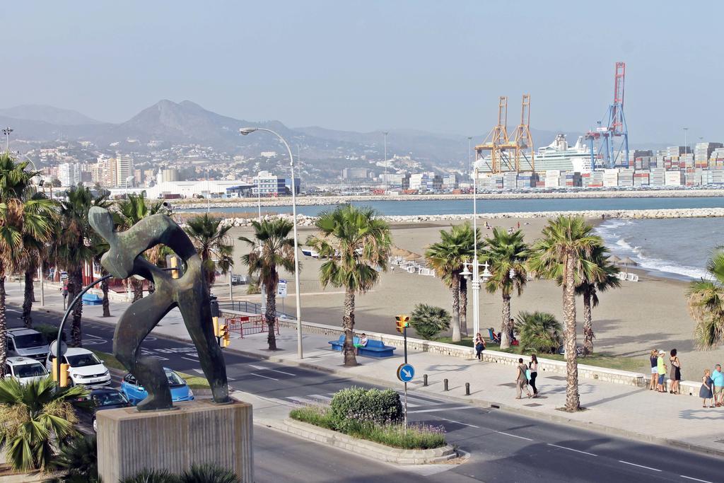 Neptuno Apartment: Sun, Beach And Relax In Huelin マラガ エクステリア 写真